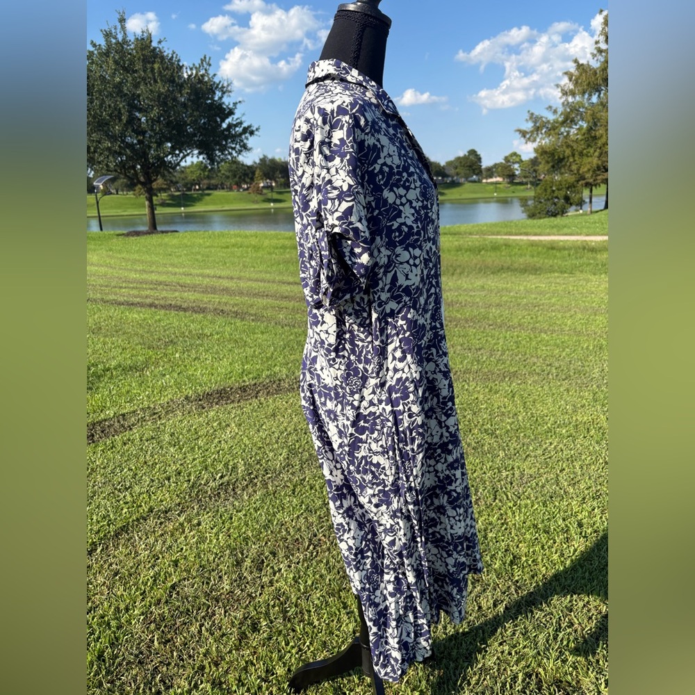 UNTUCKit Blue and White Floral Midi Dress - Picture 9 of 15